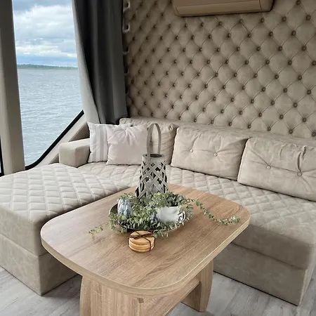 Luxboot Exklusives Hausboot Mit Dachterrasse Und Mueritzblick * Röbel