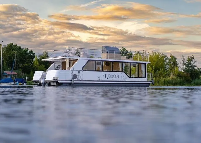 Luxboot * Röbel